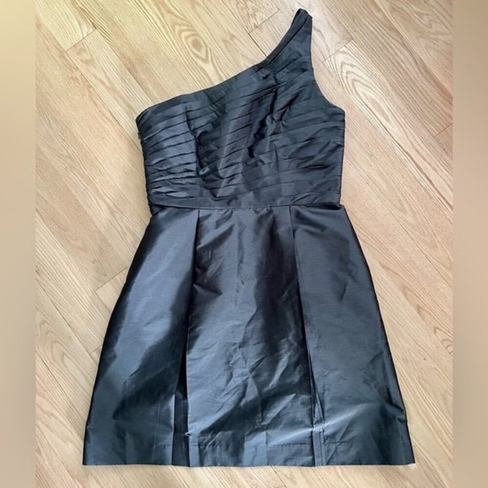 💟 Monique Lhuillier Bridesmaids Gray Silken One Shoulder Dress 10